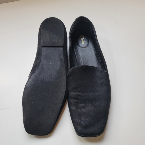 Clarks Black Flats - Picture 4 of 7
